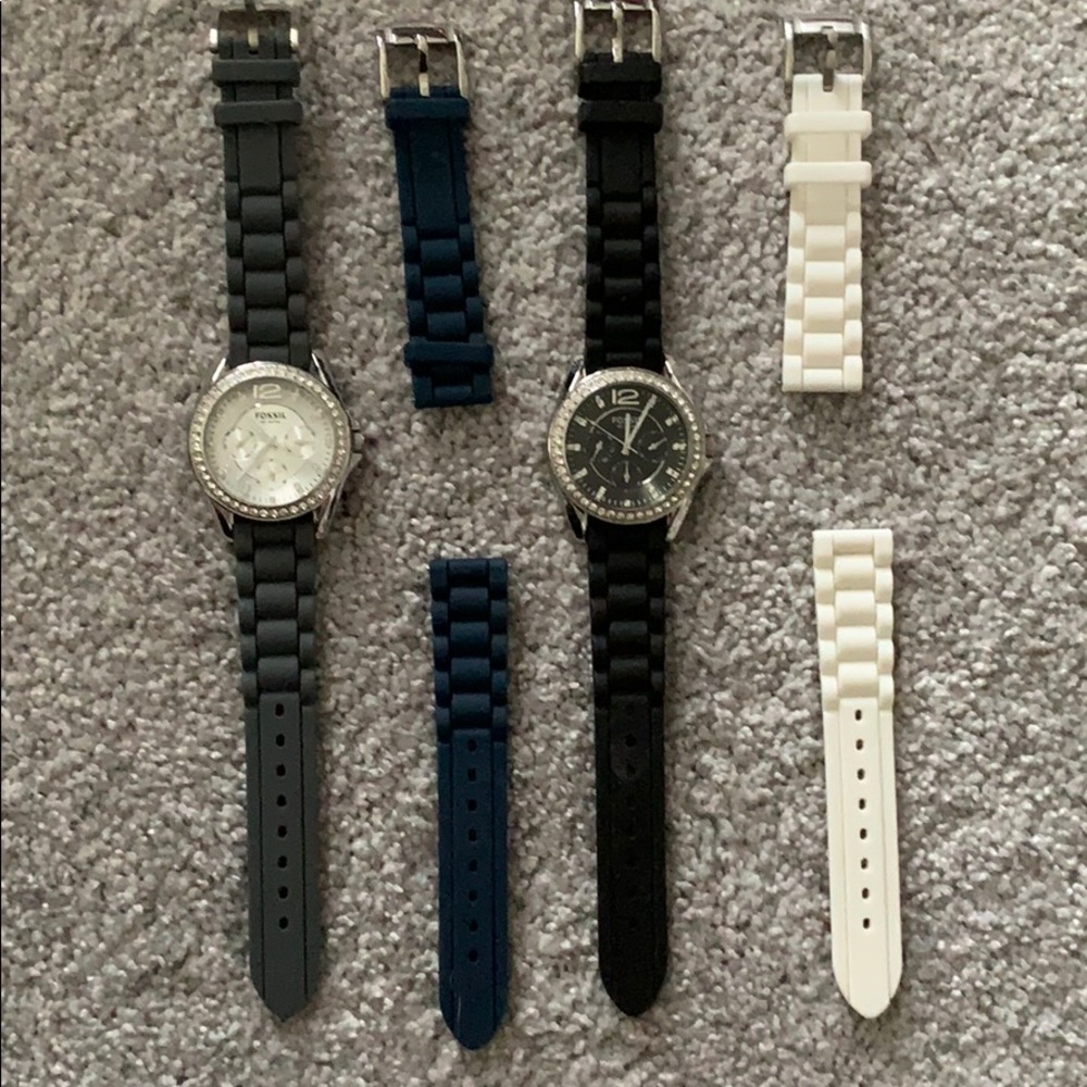 4 in 2 Fossil watches.